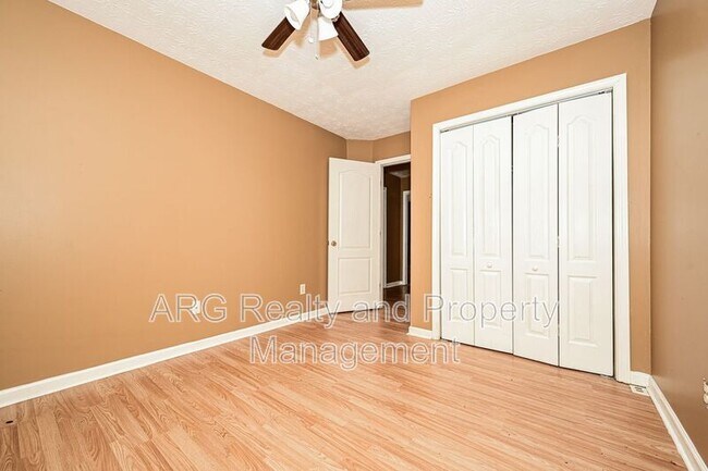 Building Photo - 2956 Fields Dr