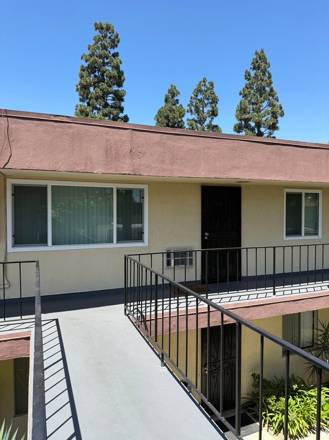 Front Door - 4700 Clair del Ave