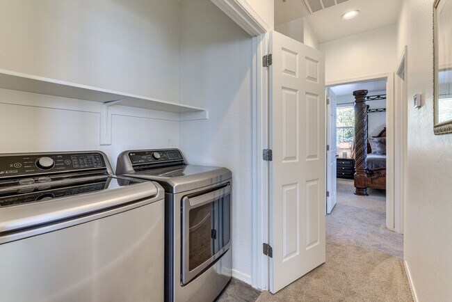 Building Photo - 2837 E Dunbar Dr