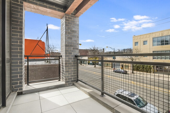 Building Photo - 5753 N Broadway