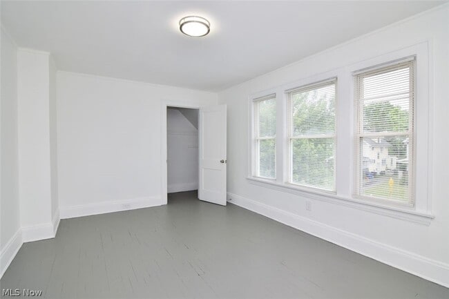 Building Photo - 3369 E 139th St