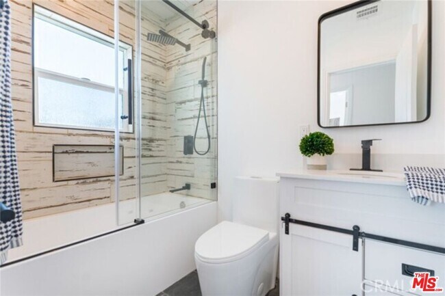 Building Photo - 11912 Elkwood St