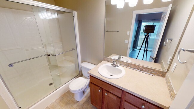 Building Photo - Navy Yard City 3 Bedroom Available for Ren...