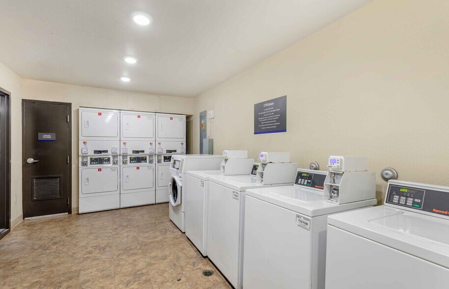 Building Photo - Furnished Studio-Tuscaloosa