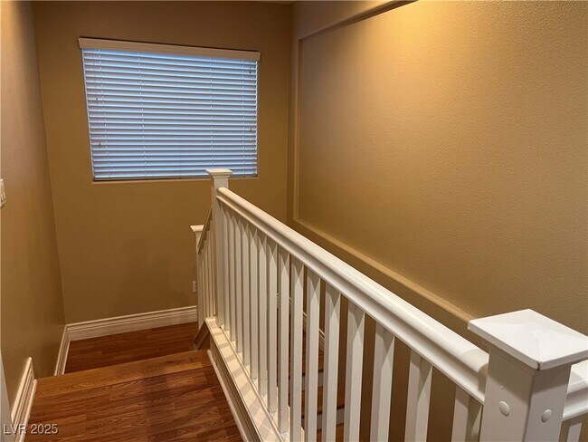 Building Photo - 397 Hidden Hole Dr