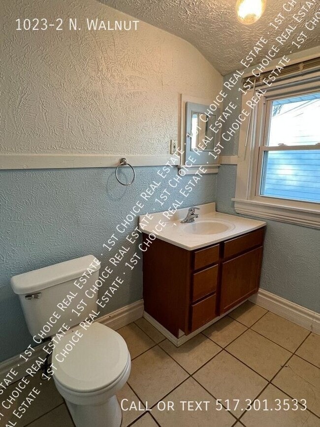 Building Photo - 1023-2 N. Walnut-