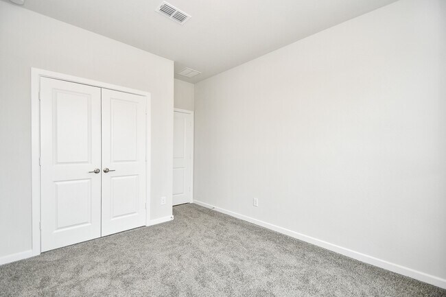 Building Photo - 21835 Erskine Peaks Pl