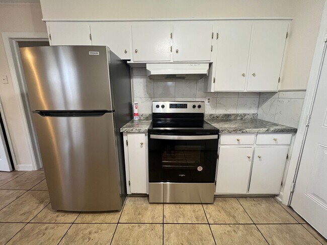 Building Photo - 3 bedroom home located off Neuse Blvd