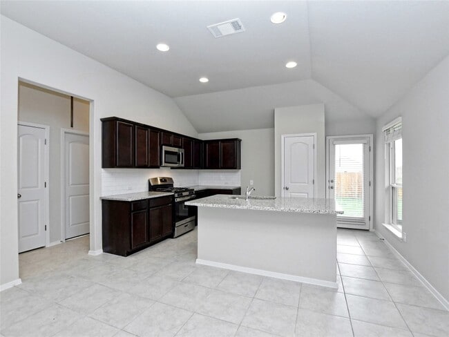Building Photo - 214 Trailside Ln