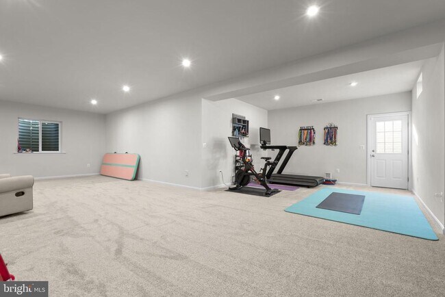 Building Photo - 68 SNOWDROP Dr
