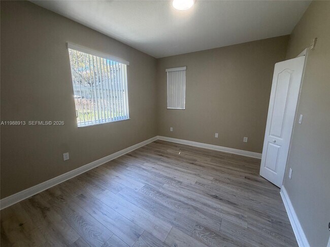 Building Photo - 2637 SE 16th Terrace