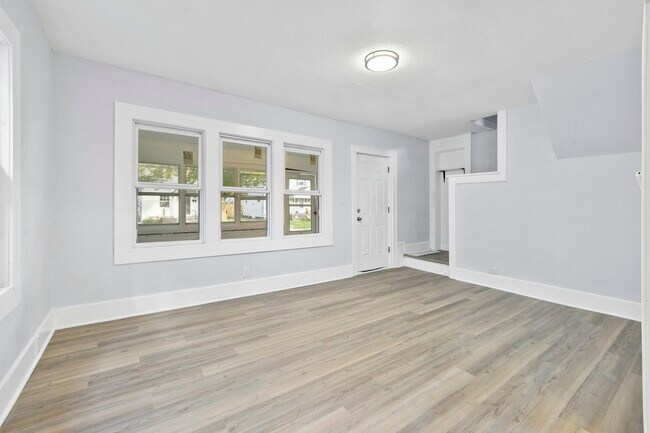 Building Photo - 3701 Leybourn Ave