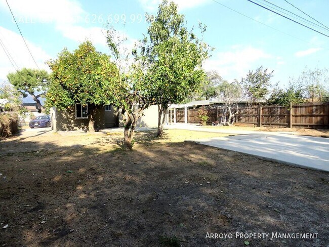 Building Photo - 808 Beckville St