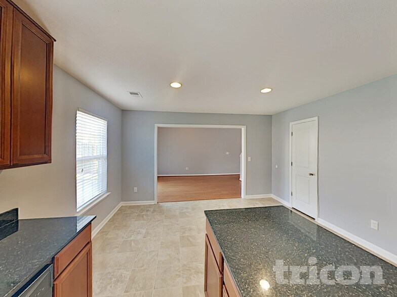 Building Photo - 294 Sunday Silence Ln