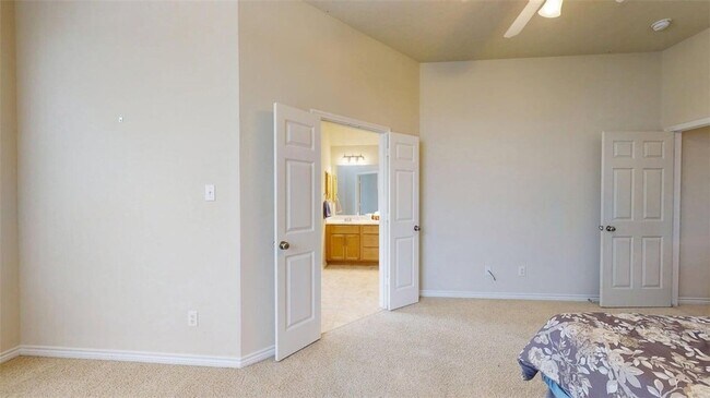 Building Photo - 4307 Spring Hill Drive