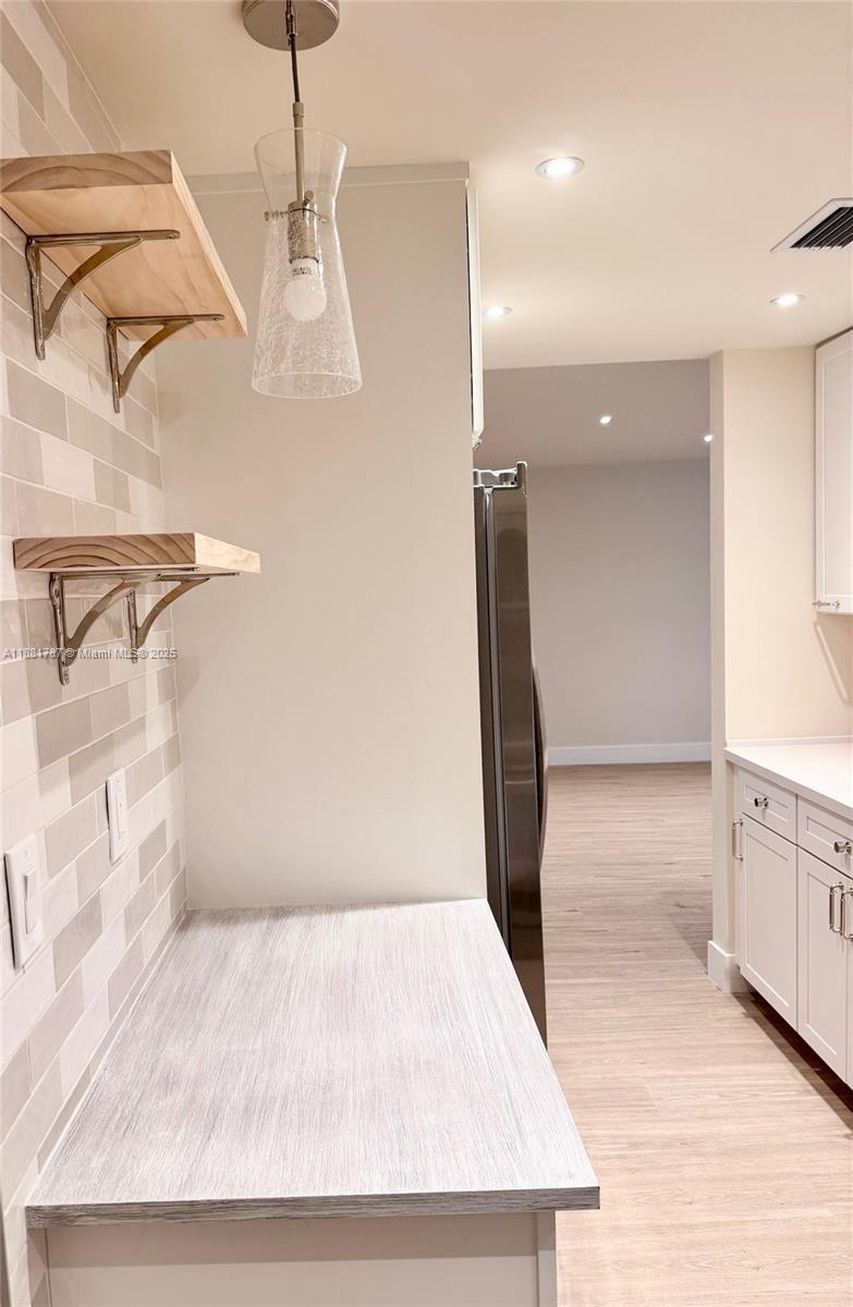 Building Photo - 90 Edgewater Dr