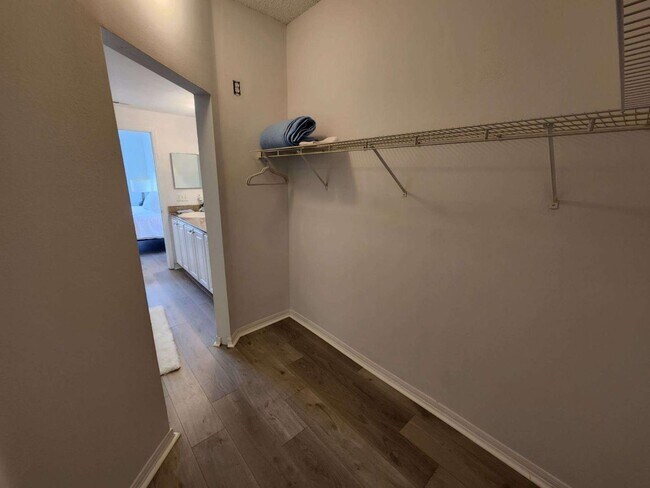 Building Photo - 5551 Bentgrass Dr