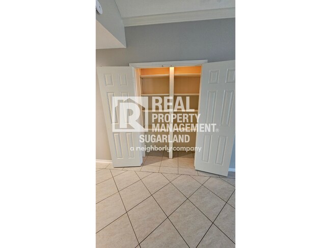 Building Photo - Elegant Living & Modern Comfort in Lexington Creek