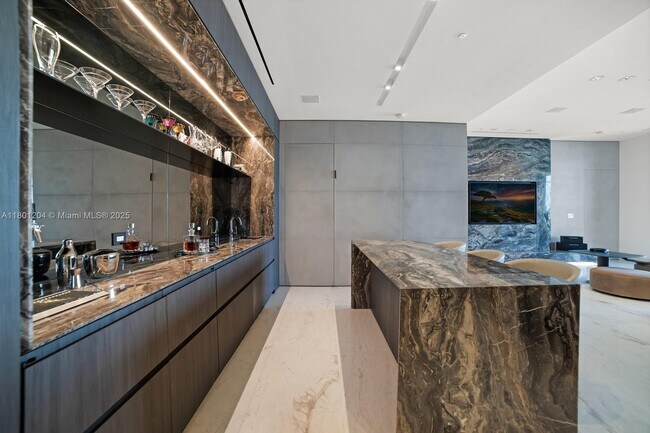 Building Photo - 17141 Collins Ave