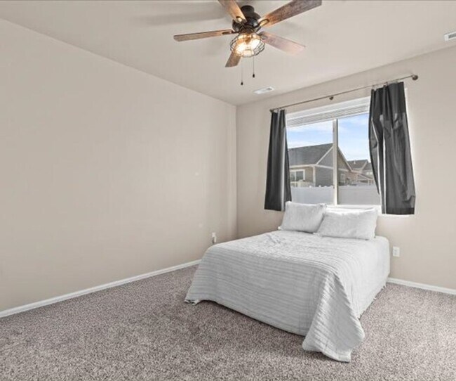 Building Photo - Modern 4-Bedroom Home in Desirable Promontory Neighborhood - Pet Friendly