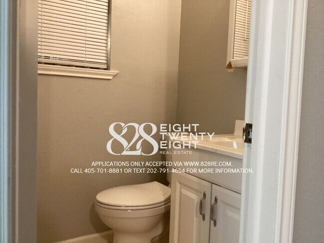 Building Photo - *AVAILABLE NOW* SPACIOUS 3 BED/1.5 BATH SINGLE FAMILY HOME IN MWC!