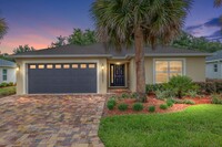 Building Photo - Lakeside Landings Home