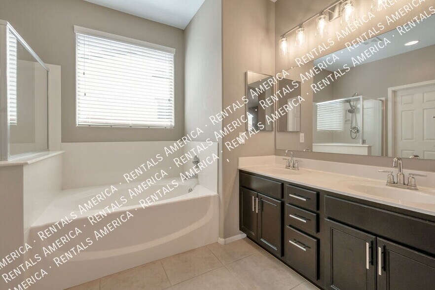 Building Photo - 21442 E Saddle Ct