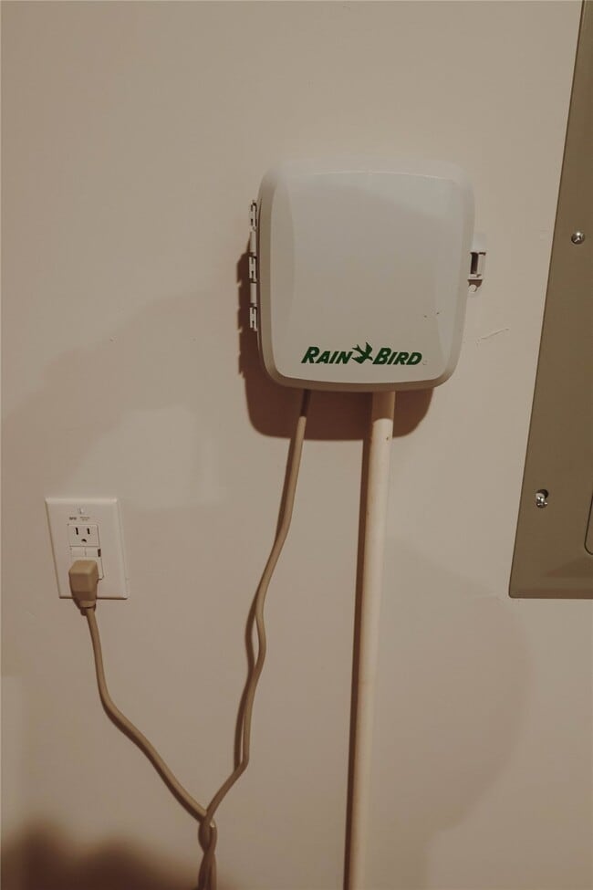 Building Photo - 8598 Blueberry Ash St