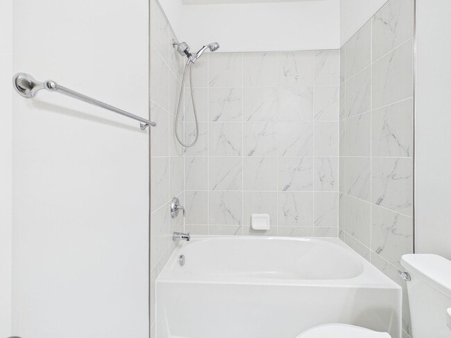 Building Photo - 640 Brookwood Glen Terrace