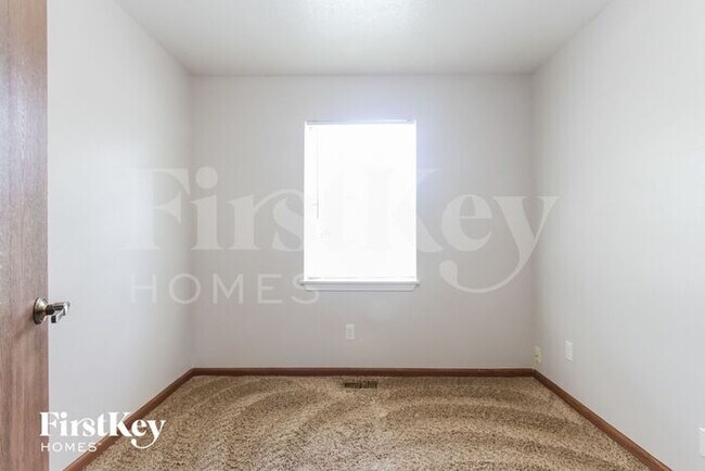 Building Photo - 4412 Tucson Dr