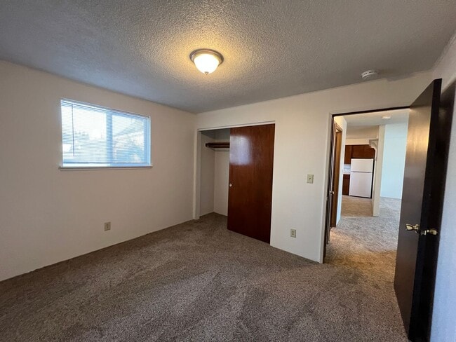 Building Photo - LH1907