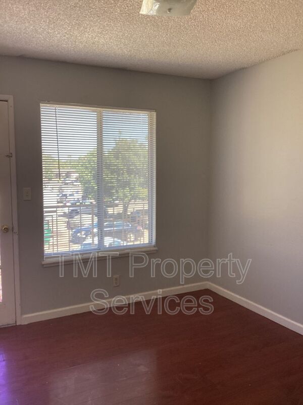 Building Photo - 8611 Acapulco Way