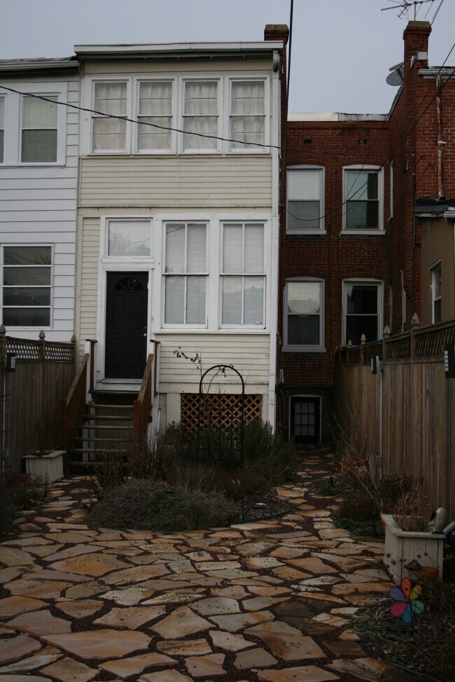 Backyard - 426 Shepherd St NW