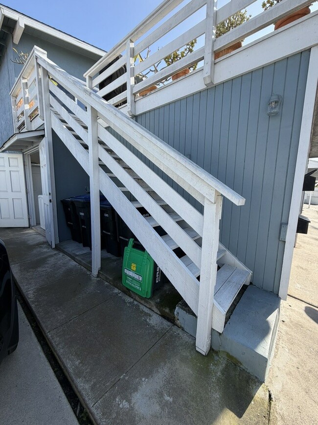 Building Photo - 618 Clubhouse Ave