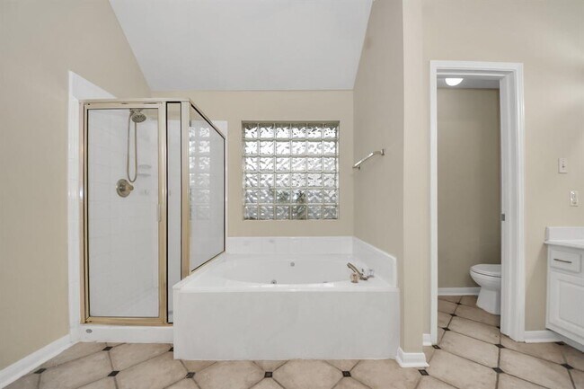 Building Photo - 10214 White Oak Trail Ln