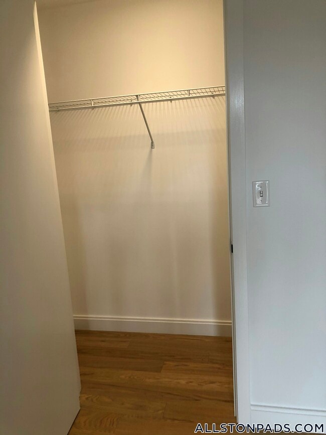 Building Photo - 83 Gardner St