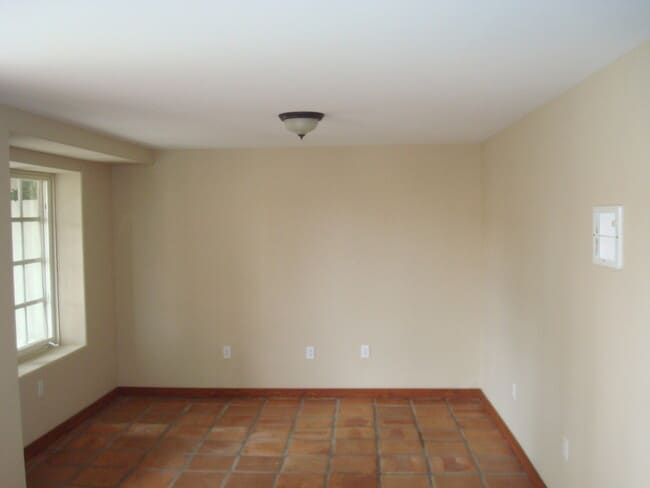 Building Photo - 331