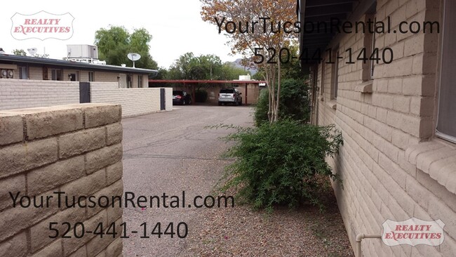 Building Photo - Country Club & Fort Lowell area - 2 Beds 1...