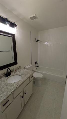 Building Photo - 2313 Suntree Ln