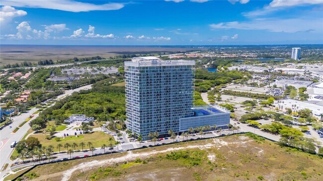 Building Photo - 2000 Metropica Wy
