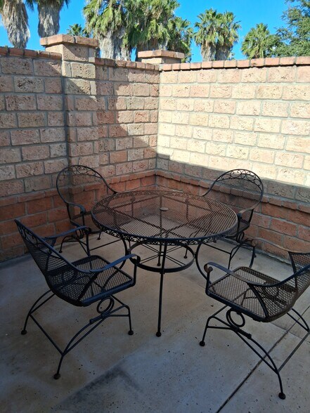 Building Photo - 1802 Upland Dr