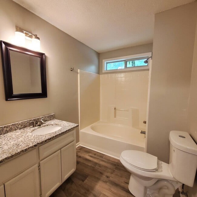 Building Photo - Charming 3-Bedroom Home with Private Fenced Yard in Valdosta, GA!