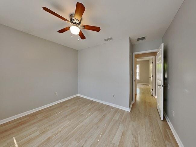 Building Photo - 838 S Parramore Ave