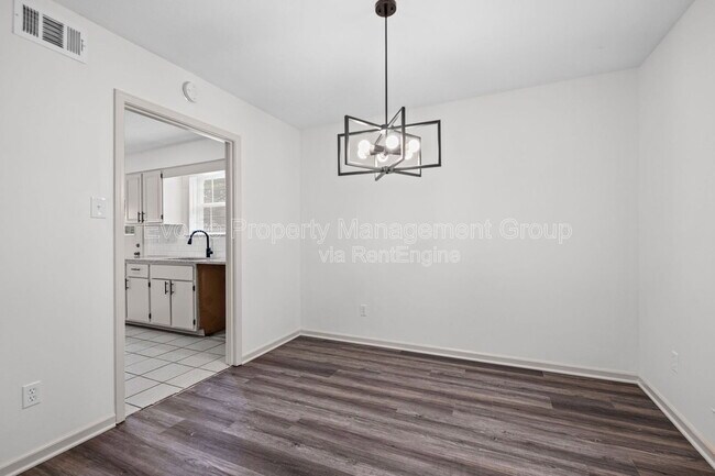 Building Photo - 6326 Thornfield Dr