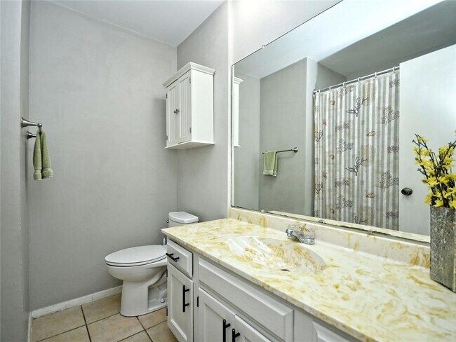 Building Photo - 11103 El Salido Pkwy