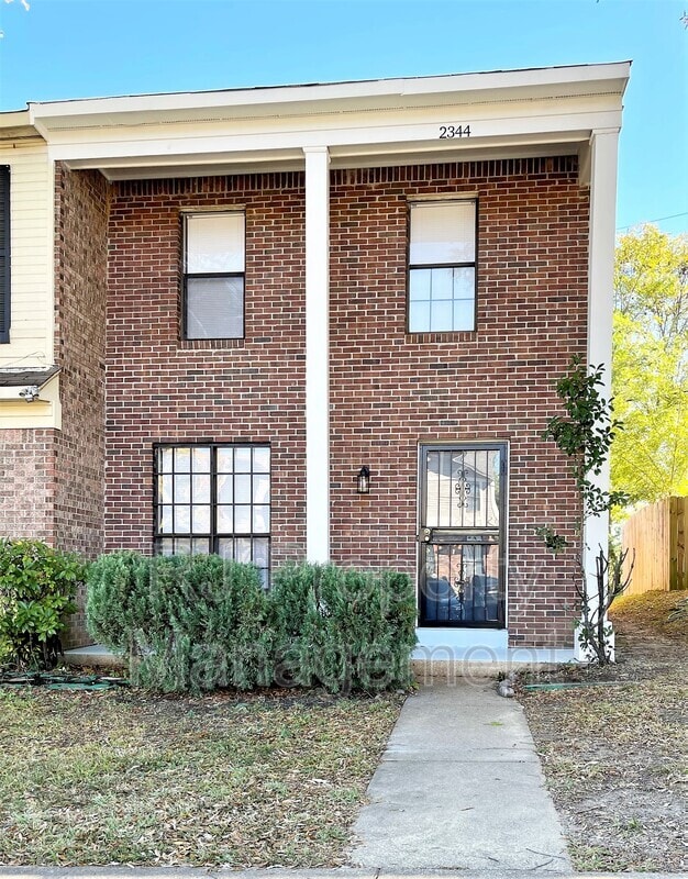 Building Photo - 2344 N Orchid Dr