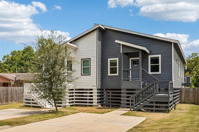Building Photo - 5938 Glen Grove St