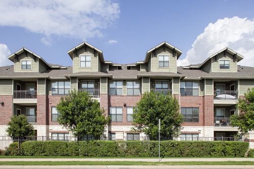 Building Photo - 9725 N Lake Creek Pkwy