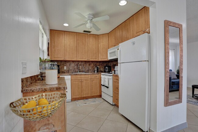 Building Photo - 141 Valencia Blvd