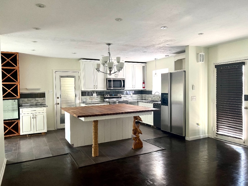 Building Photo - 2540 Sistina St